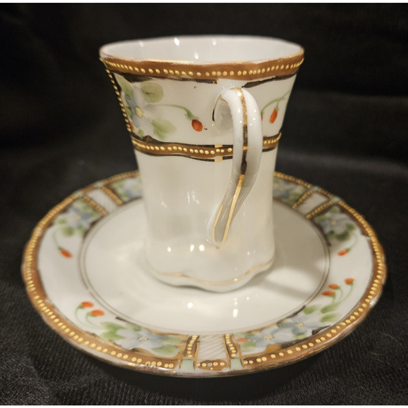 Vintage Nippon Demitasse Cups (3) and Saucers Porcelain w/ Gold Accents - Picture 8 of 11